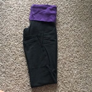 Purple/black leggings